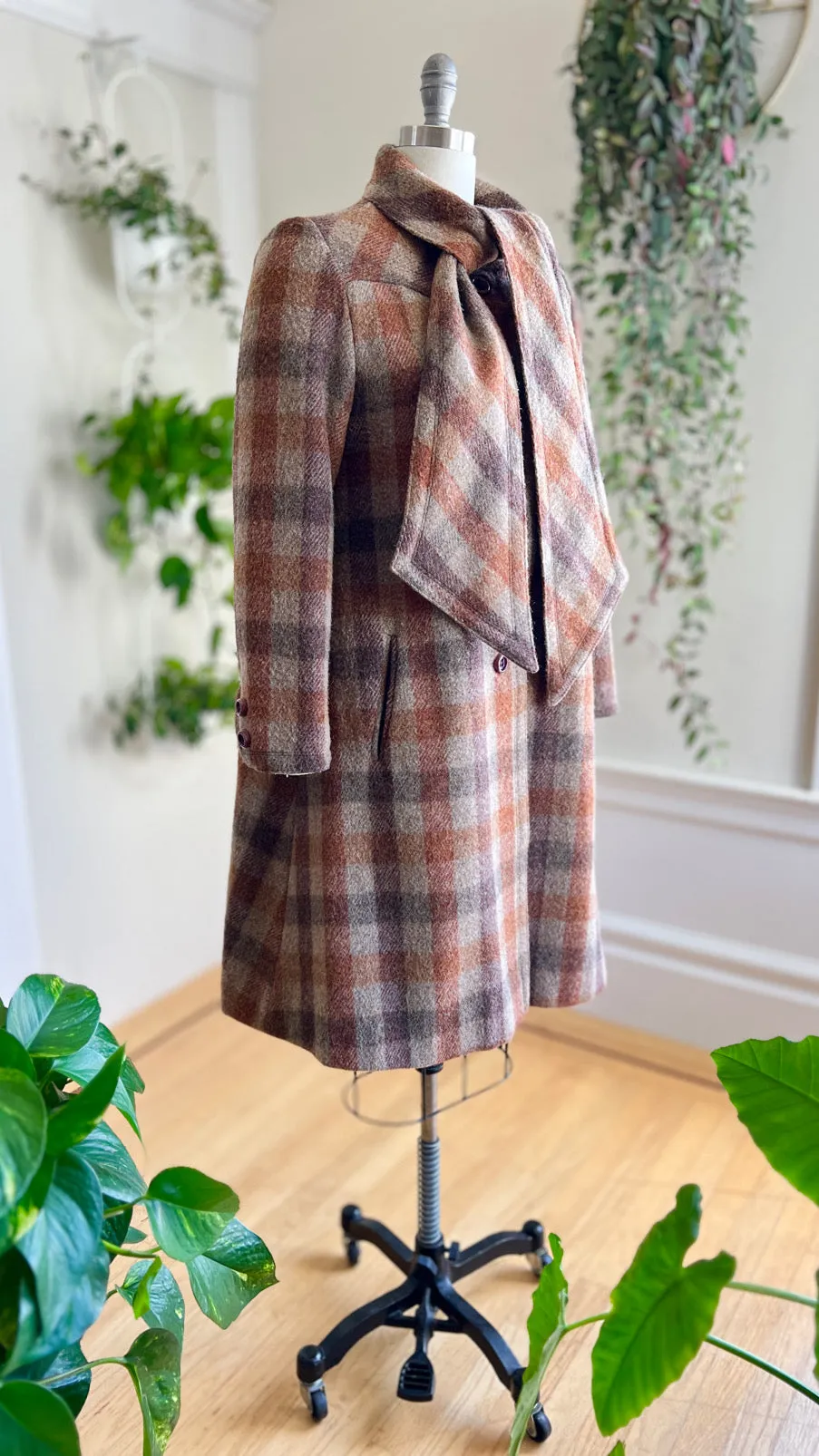1970s Checkered Wool Coat with Attached Scarf | large
