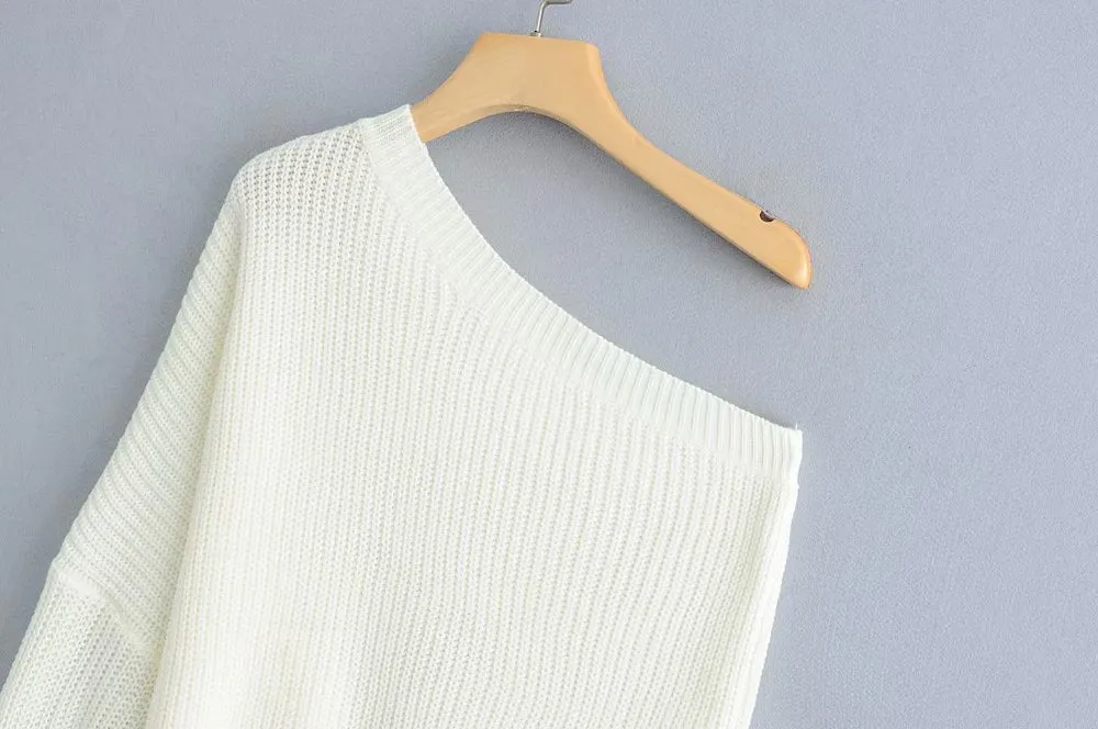 ASYMMETRIC SWEATER