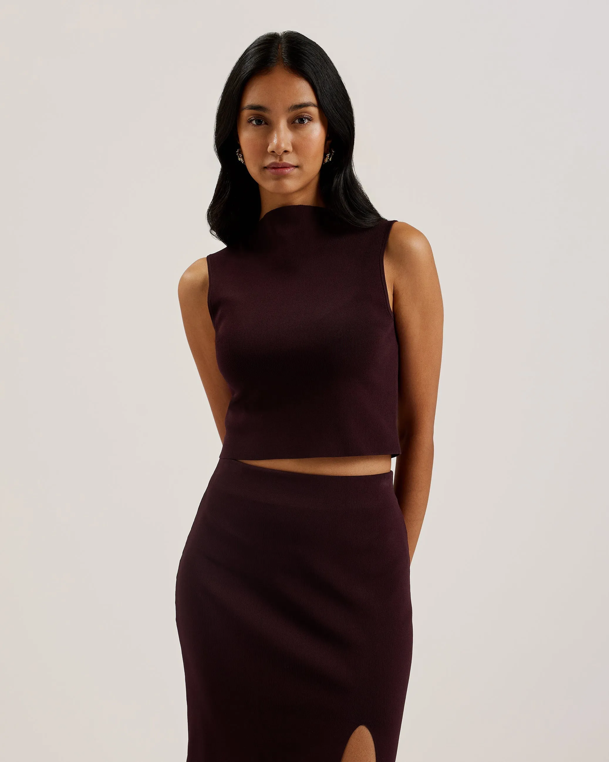 Danhaa Curve Neckline Knit Top Dk-Red