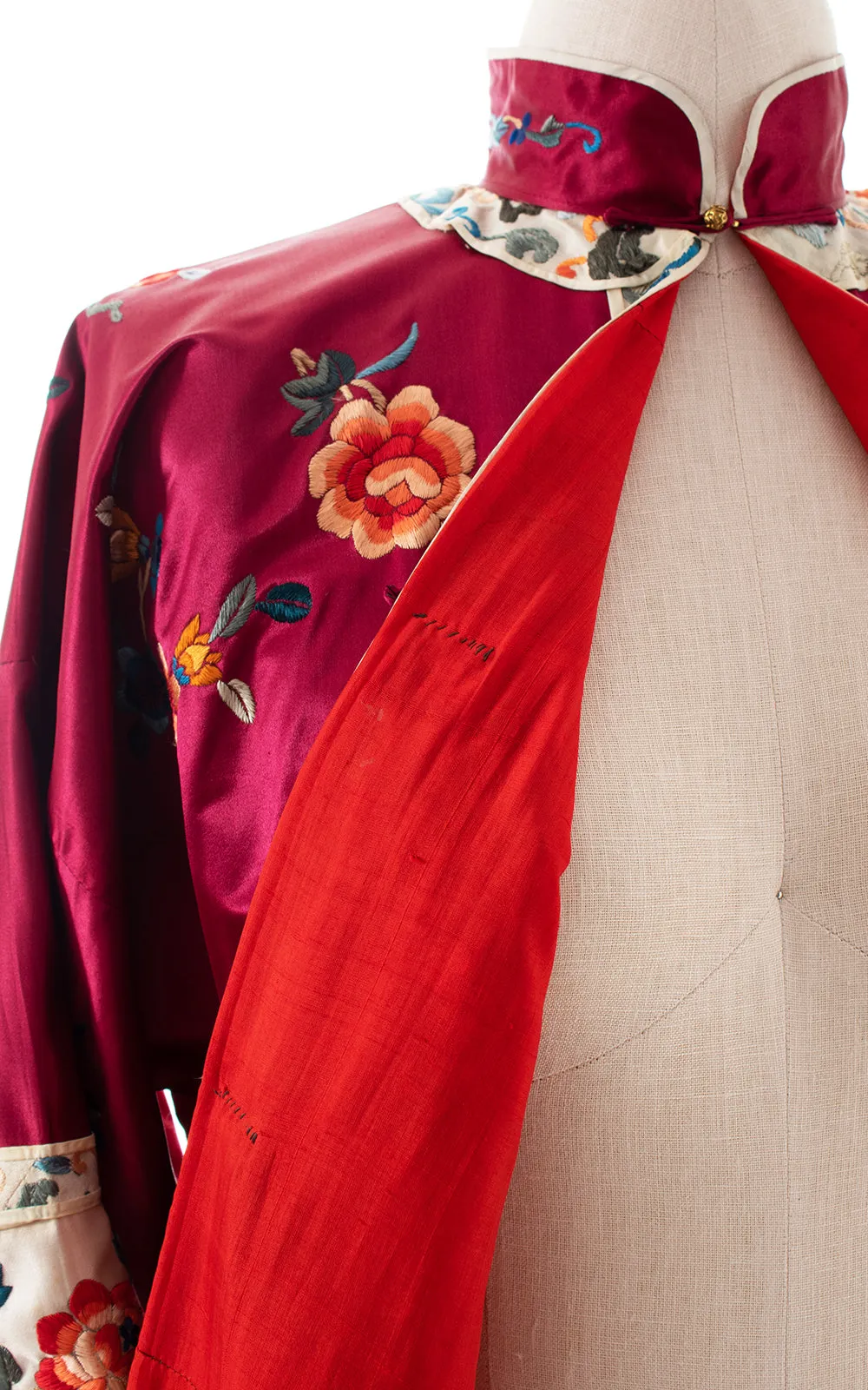 Vintage Chinese Embroidered Silk Jacket | large