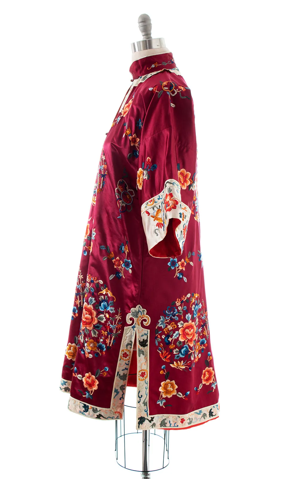 Vintage Chinese Embroidered Silk Jacket | large